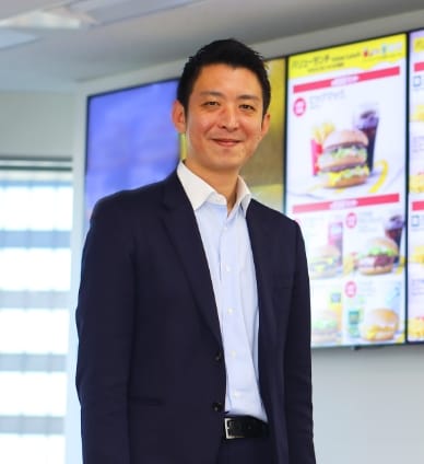 オフィスで働く人