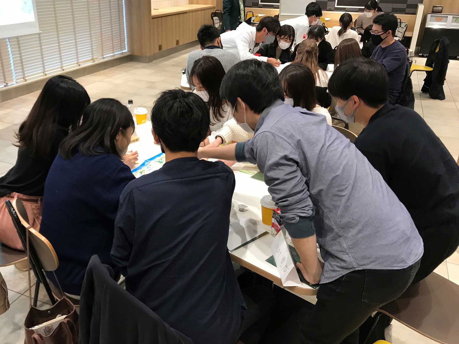 マクドナルドを議題にグループディスカッション