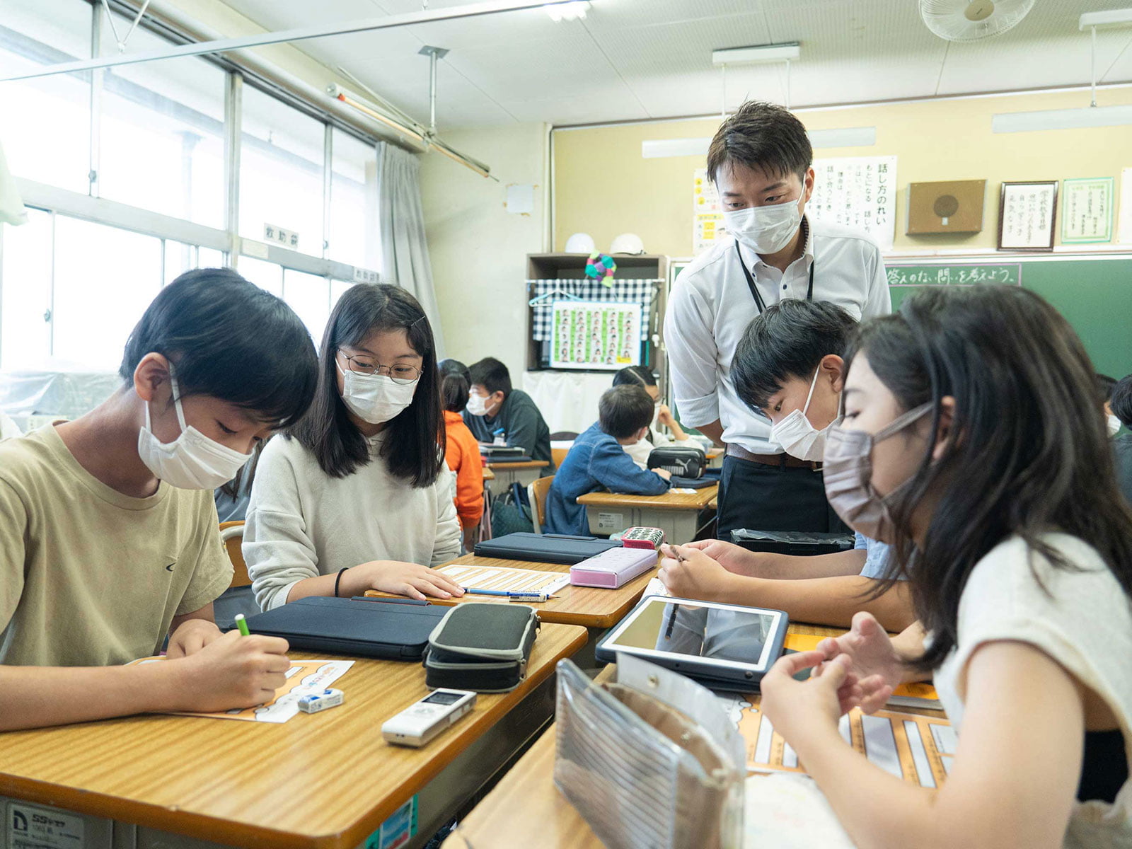 グループで対話しながら答えのない問題に取り組んだ